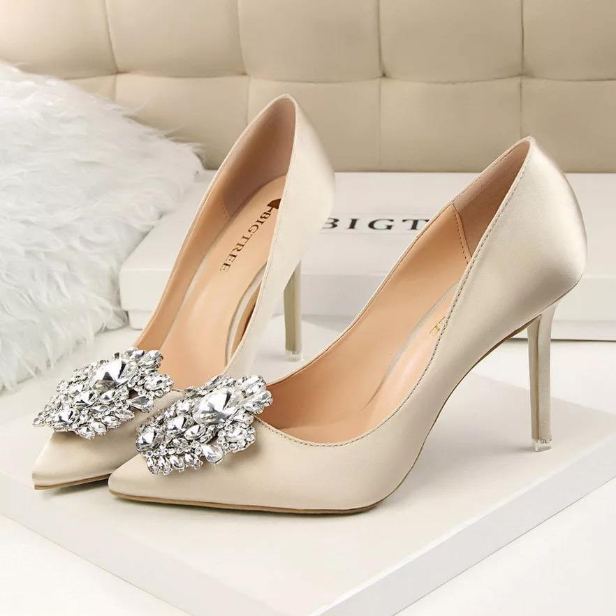Sarah Heels - Label Frenesi Fashion