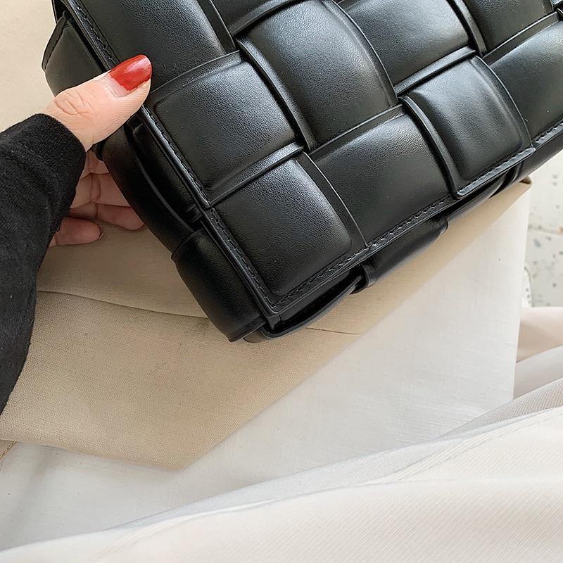 Wander Chained Bags - Label Frenesi Fashion